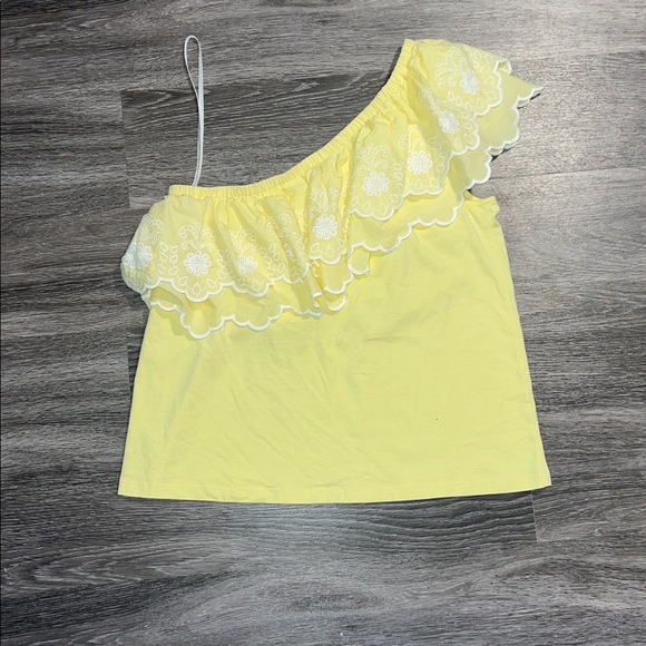 Lilly Pulitzer Yellow One-Shoulder Ruffle Blouse size Medium - Picture 2 of 7